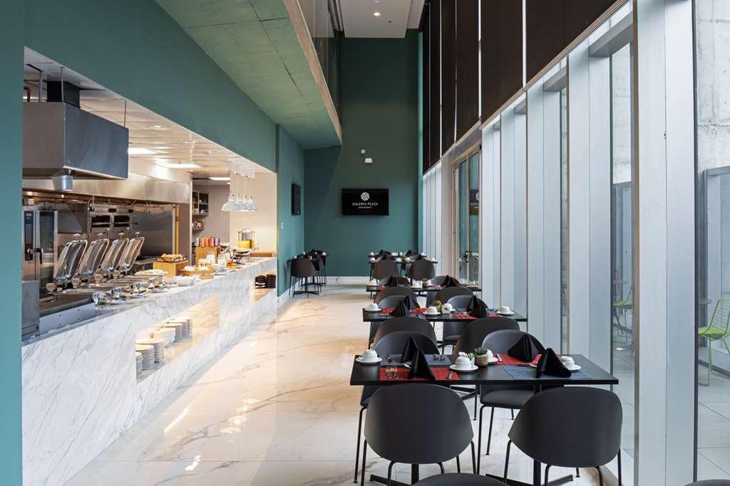 Hotel Galeria Plaza Monterrey Restaurant foto The Lounge at KLIA