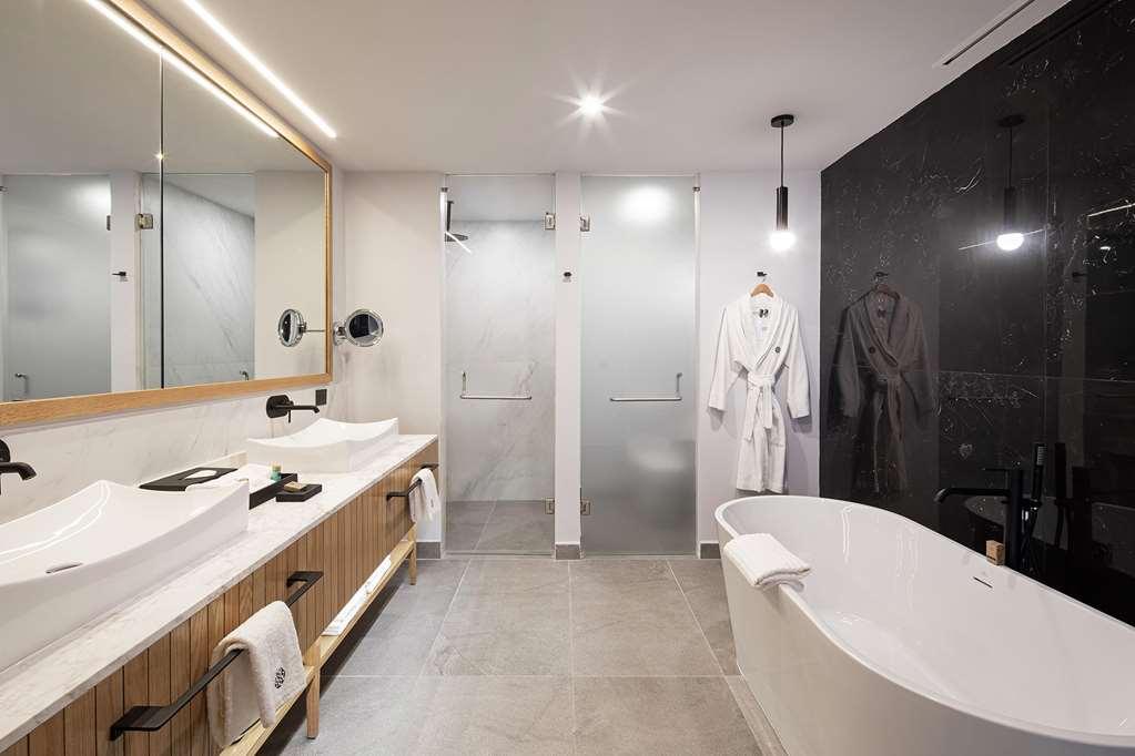 Hotel Galeria Plaza Monterrey Exterior foto Bathroom