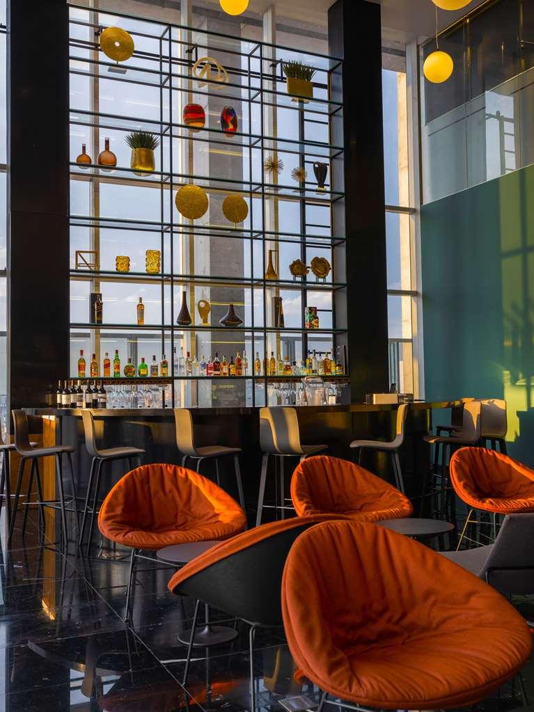 Hotel Galeria Plaza Monterrey Restaurant foto The bar at the 101 lounge
