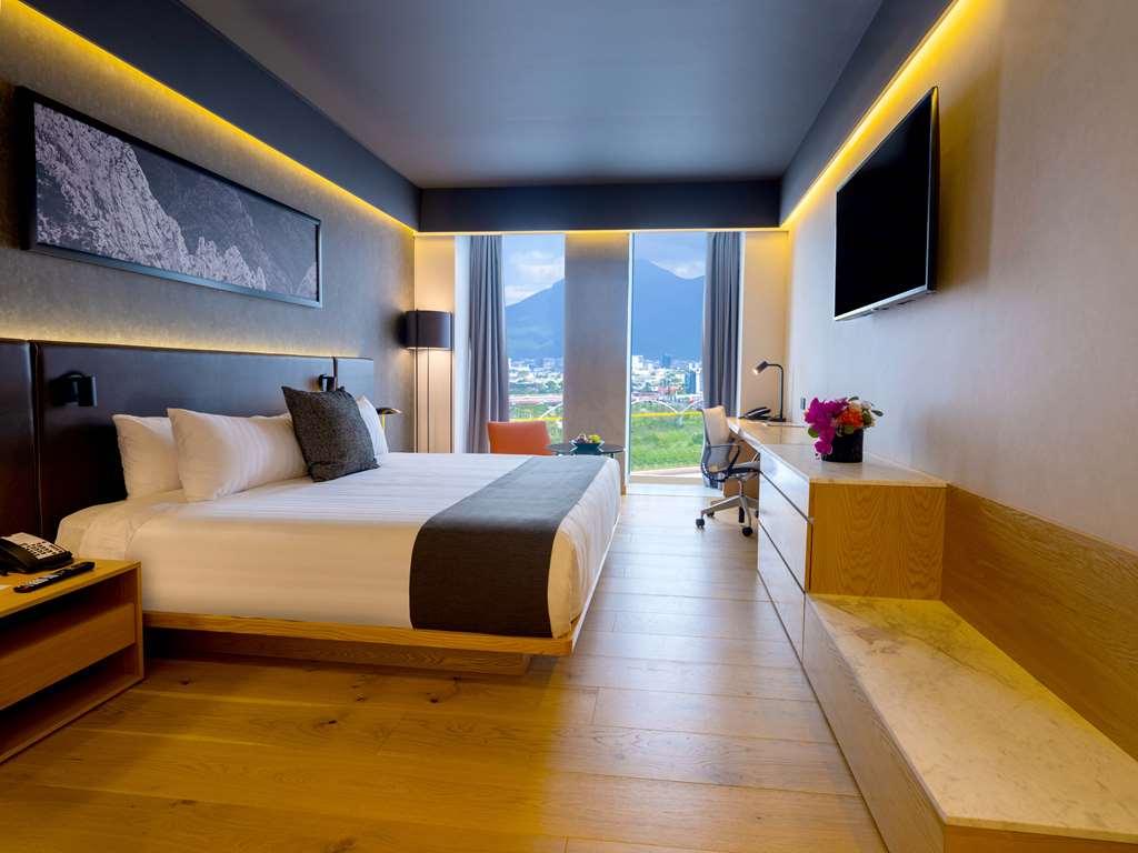 Hotel Galeria Plaza Monterrey Zimmer foto A room at the hotel
