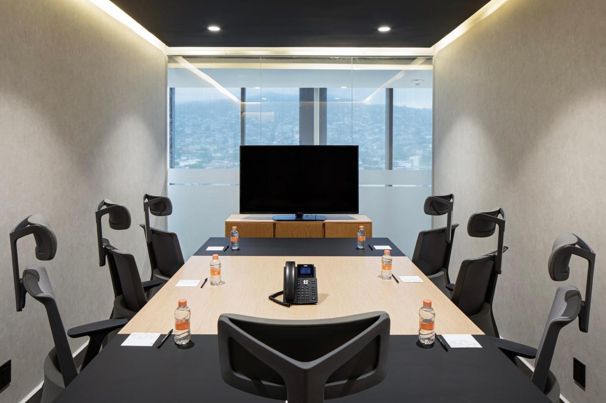Hotel Galeria Plaza Monterrey Exterior foto A typical meeting room